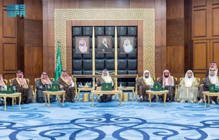 استقبال أمير المنطقة الشرقية لمجلس إدارة جمعية السرطان السعودية
أمير الشرقية يستضيف مجلس إدارة جمعية السرطان السعودية
مجلس إدارة جمعية السرطان السعودية يلتقي بأمير المنطقة الشرقية
زيارة مجلس إدارة جمعية السرطان السعودية لأمير المنطقة الشرقية