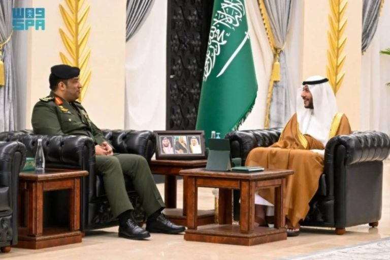 استقبال الأمير سعود بن نهار لمدير إصلاحية الطائف الجديد