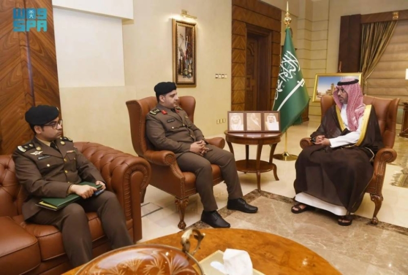 استقبال مدير إدارة مكافحة المخدرات بجدة من قبل الأمير سعود بن جلوي