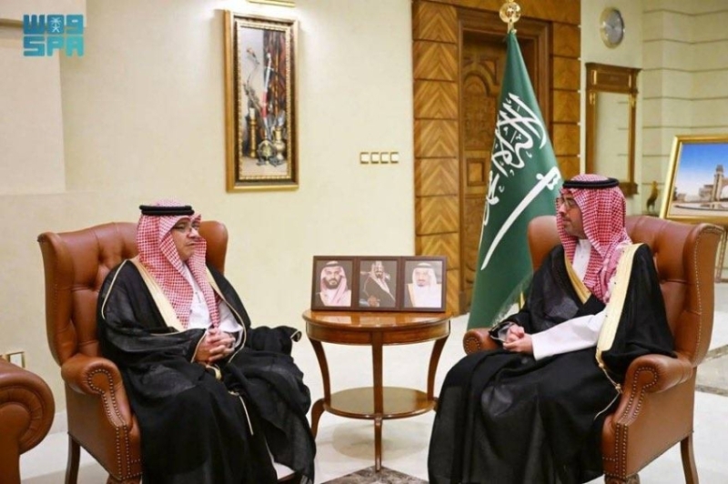 استقبال مُحافظ جدة لرئيس الإستراتيجية والشراكات التنفيذية في صندوق البيئة