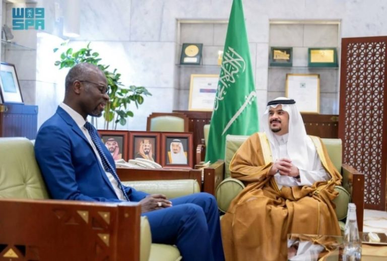 استقبال نائب أمير الرياض سفير السنغال في المملكة