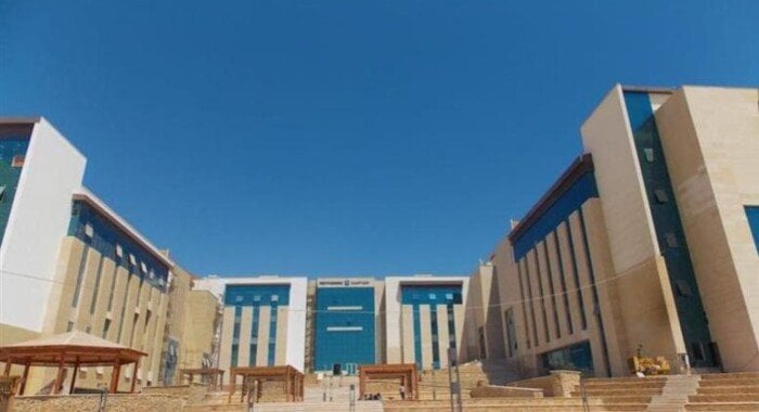 استكشاف الجامعات الأهلية في مصر