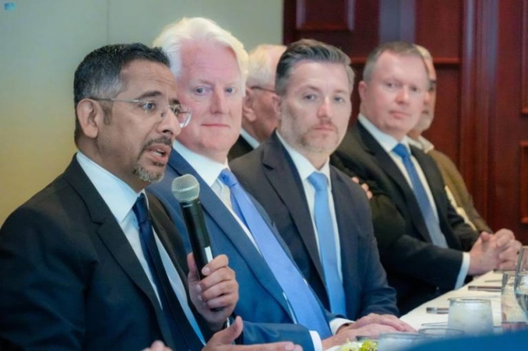 الخريف: المستثمرون الأمريكيون أمام 90 يومًا للحصول على تراخيص التعدين