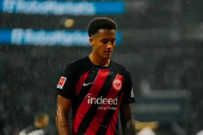 الدحيل القطري يفتح أبواب الأمل بتعاقده مع لاعب فرانكفورت توتا