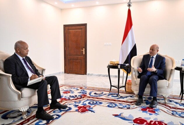 الرئيس اليمني رشاد العليمي يُعلن تأسيس مرحلة جديدة قائمة على “الفاعلية الذاتية وتحمل المسئولية الوطنية كاملة”