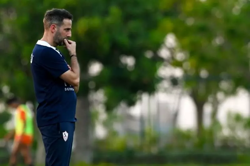 الزمالك يُنهي معسكر العاصمة الإدارية بمحاضرة يانيك فيريرا