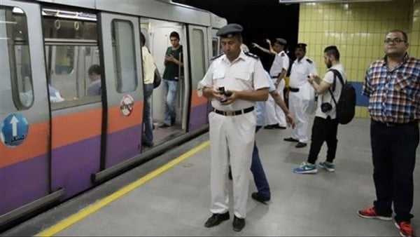الشرطة تضبط متسبباً في تخريب ماكينات تذاكر المترو بمحطة البحوث