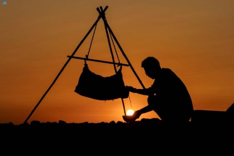الصميل يثبت دوره كبديل للثلاجة في حياة البادية بالحدود الشمالية