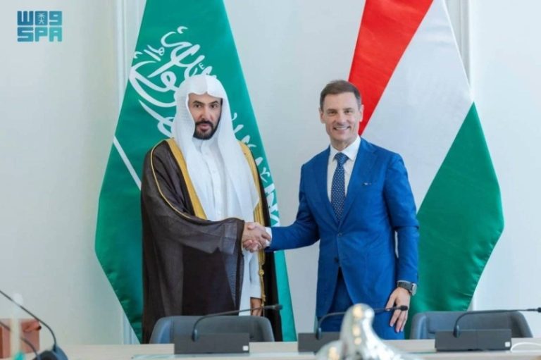 العدالة في لقاء هام مع الوزير المجري