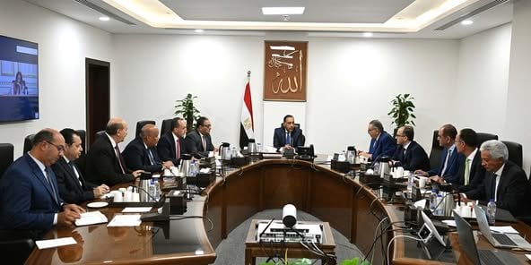 المواطنون يتوقعون انخفاض أسعار السلع وفق رئيس الوزراء