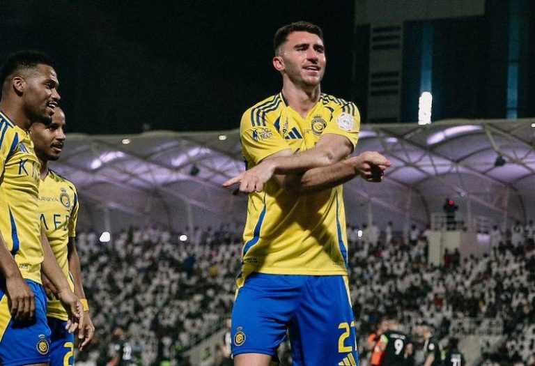 النصر يمنح لابورت الموافقة للرحيل وسط انتظار عملاق إسبانيا