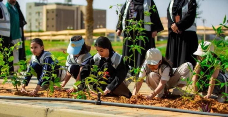 انطلاق 3700 متطوع لتعزيز جهود التطوع البلدي بتبوك في نصف عام 2025