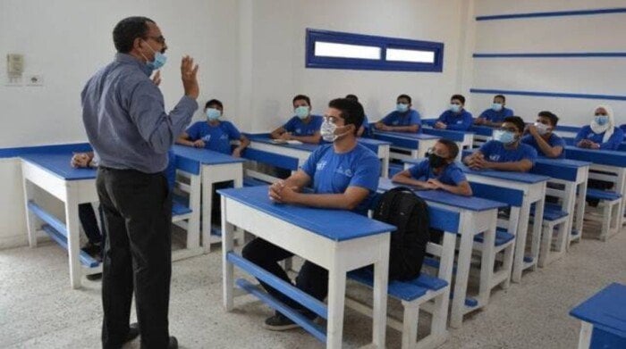 تحويل طلاب المرحلة الإعدادية