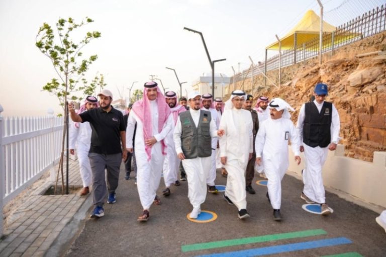 تدشين مشروع “ممشى الغروب” في منتزه الأمير متعب ببني كبير من قبل أمين منطقة الباحة