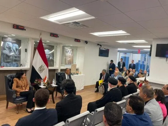تطوير جسور التواصل مع الجاليات المصرية يؤكد وزير الخارجية