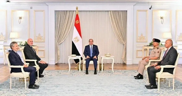 تعزيز التعاون العسكري بين السيسي والدفاع الإيطالي