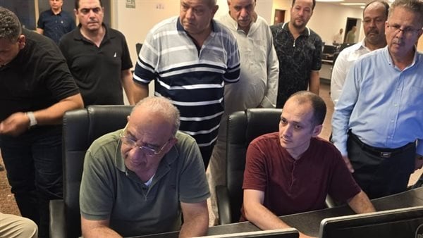 تفقد وزير الكهرباء محطة كهرباء الشباب المركبة في القصاصين بالإسماعيلية