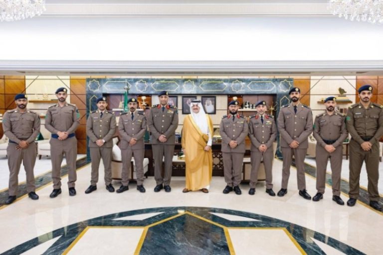 تكريم أمير المنطقة الشرقية للمتميزين في الدفاع المدني