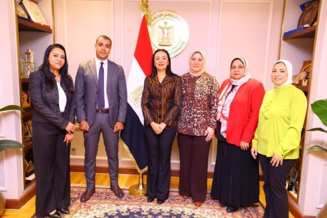 تكريم وزيرة التضامن الاجتماعي للإدارة العامة للعلاقات العامة والمراسم بالوزارة