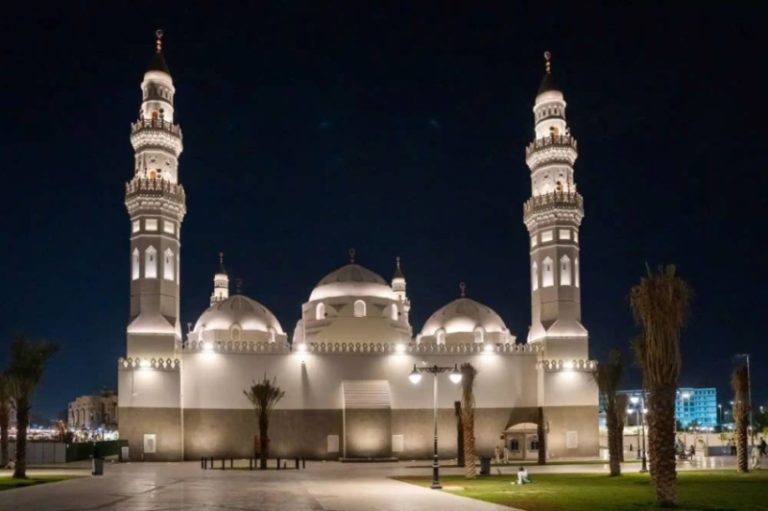 تلقين العقيدة للصغيرات في فعاليات مراقي الفلاح بقباء