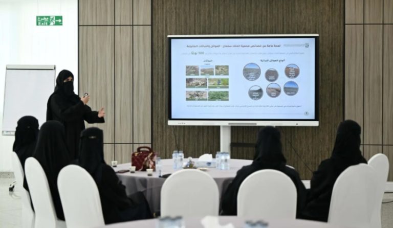 تنظيم برنامج إعادة تدوير في محمية الملك سلمان بالتعاون مع غرفة تبوك