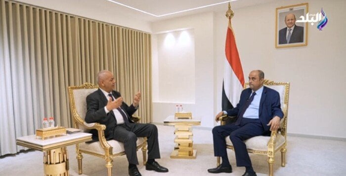 تهديد الحوثيين يعكر الملاحة الدولية في باب المندب وقناة السويس وفقًا لرئيس وزراء اليمن