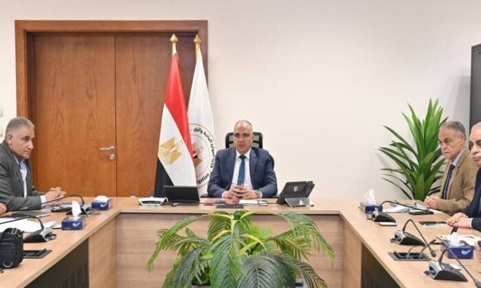 جهود ذاتية: تأهيل 297 بوابة أفمام ترع و96 بدالة و45 صاولة من قبل وزير الري