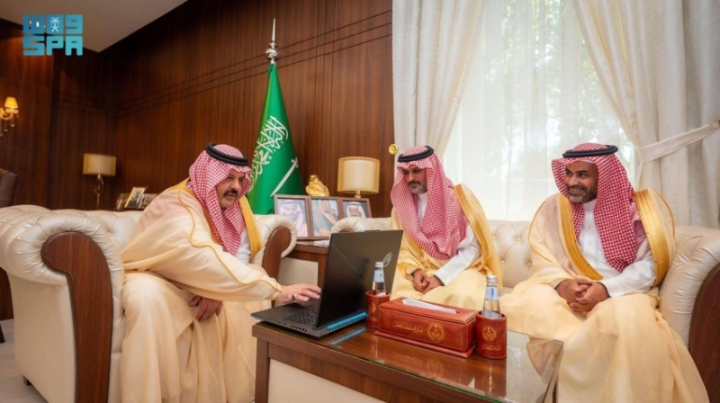 دشّن أمير حائل مبادرة “أبناؤنا بعيون الصحة”