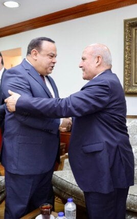 رئيس النيابة الإدارية يجتمع