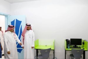 رئيس بلدية النعيرية يدشن مركز اختبار جديد للعاملين في منشآت الغذاء والصحة العامة