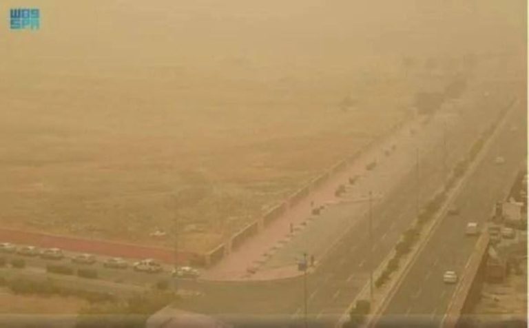 رياح نشطة تجتاح المدينة المنورة بحسب المركز الوطني للأرصاد
