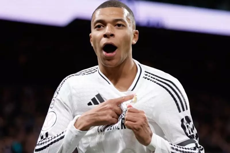 رسمياً.. ريال مدريد يعلن حصول مبابي على القميص رقم 10 (صورة)