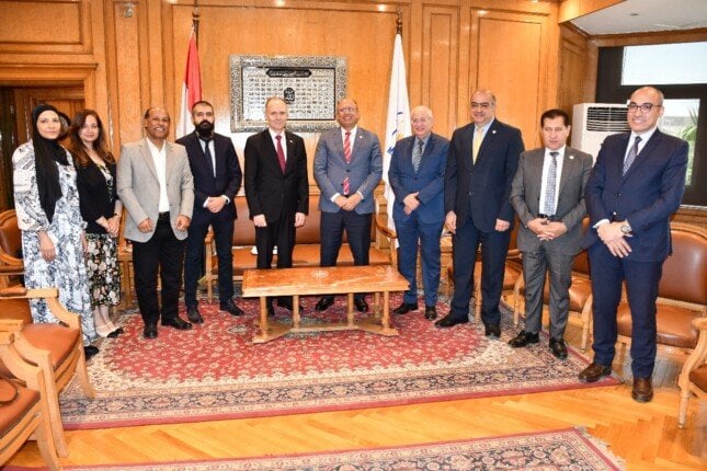 زيارة السفير البلغاري لجامعة