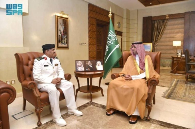 سعود بن جلوي يستعرض أعمال حرس الحدود