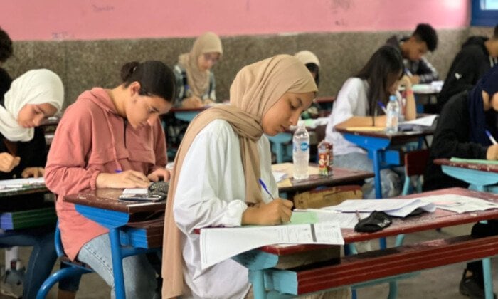 طلاب الثانوية الأزهرية يخوضون امتحانات الدور الثاني في الفرنساوي والجغرافيا والتاريخ