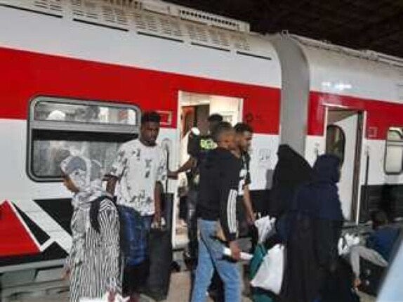 عودة طوعية للسودانيين عبر قطار يغادر من مصر
