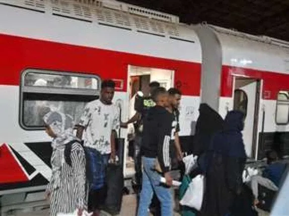 عودة طوعية للسودانيين عبر قطار يغادر من مصر