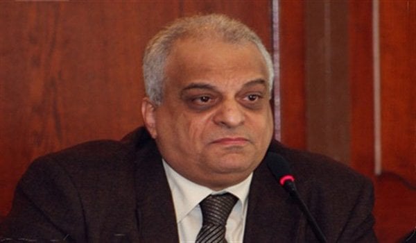فقيه دستوري يعتبر قانون