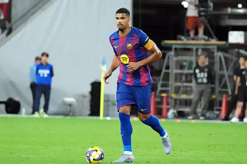 فليك: مندهش من شائعات رحيل أراوخو عن برشلونة.. وراشفورد رائع