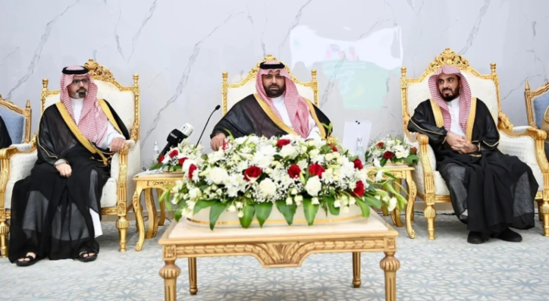 لقاء أمير جازان مع