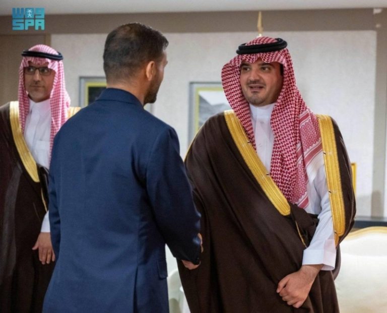 لقاء مميز بين الأمير عبدالعزيز بن سعود ومبتعثي الوزارة في فرنسا