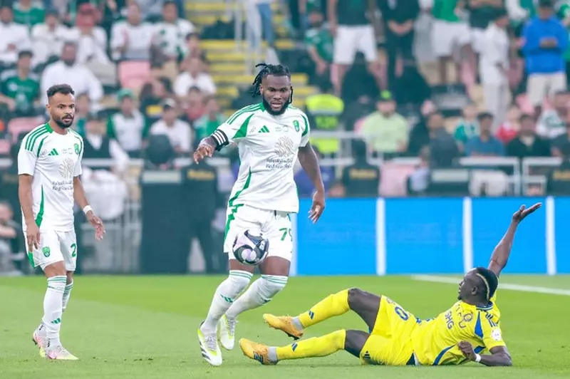 ليدز يونايتد ينافس فيورنتينا على ضم كيسيه
