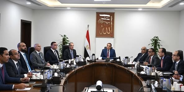 متابعة تنفيذ مُخرجات اللجنة الاستشارية للتنمية العمرانية من قبل رئيس الوزراء