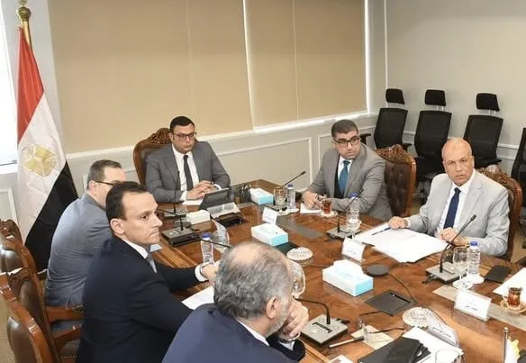 متابعة حثيثة من وزير الإسكان لسير العمل في مشروعات السويس الجديدة
