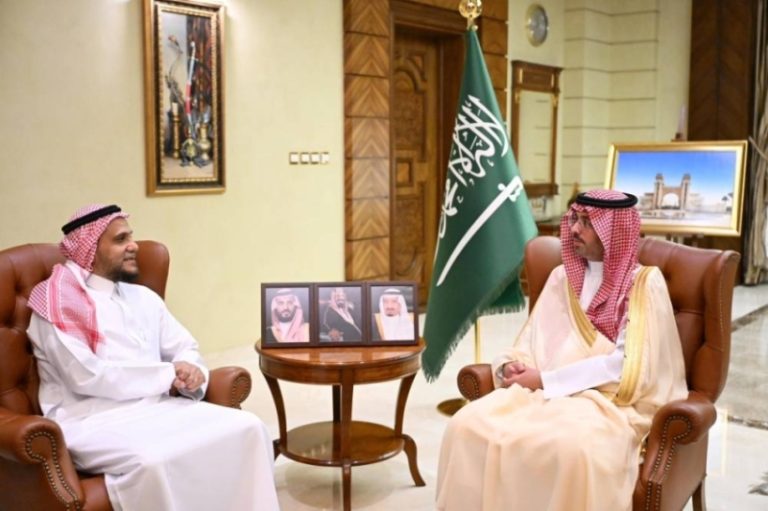 محافظ جدة يلتقي بخدمات «ساند» لدعم مرضى سرطان الأطفال
