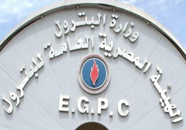 «محاولات لبيع» 15 ألف لتر سولار وبنزين thwarted و«البترول» تغلق المحطات المخالفة