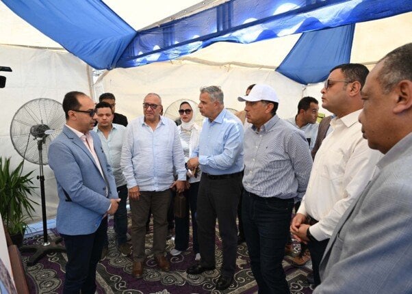 مدبولي يؤكد أهمية تطوير واجهات العقارات على كورنيش الإسكندرية مع الحفاظ على الطابع المعماري