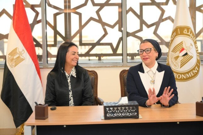 مذكرة تعاون جديدة بين «تنظيم إدارة المخلفات» وجمعية الهلال الأحمر المصري