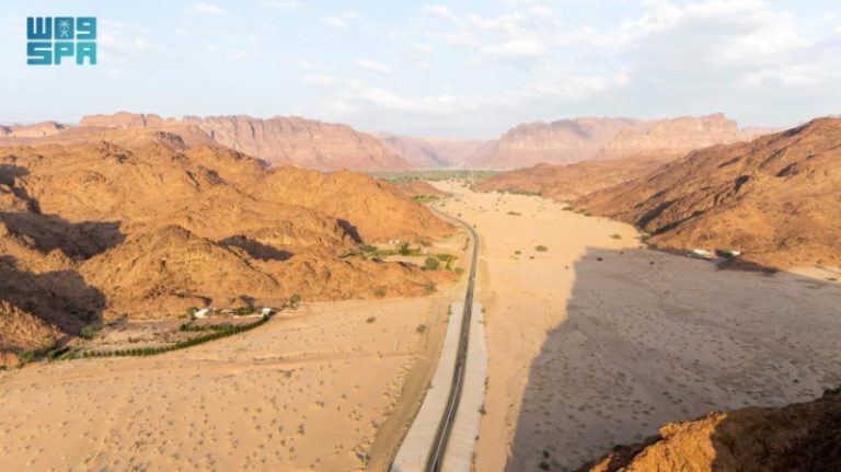 مشاريع نوعية بتبوك تعزّز التنمية وتدعم الربط اللوجستي وفقاً لهيئة الطرق