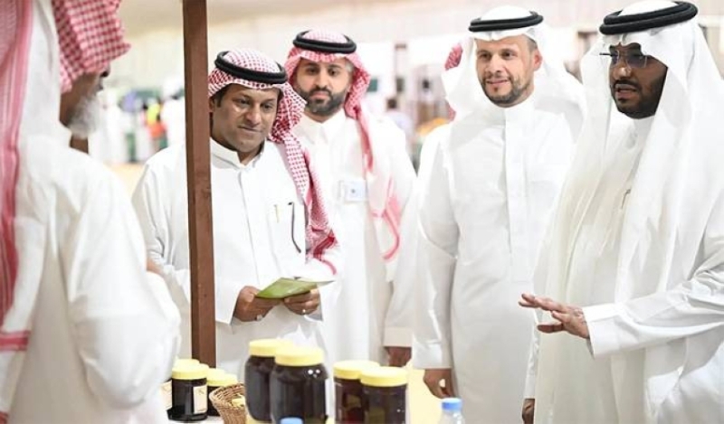 مهرجان العسل ينطلق بحضور مميز
انطلاق فعاليات مهرجان العسل والمنتجات الزراعية
مهرجان العسل يجذب الزوار بأجود المنتجات
الفعاليات الزراعية تبدأ مع مهرجان العسل